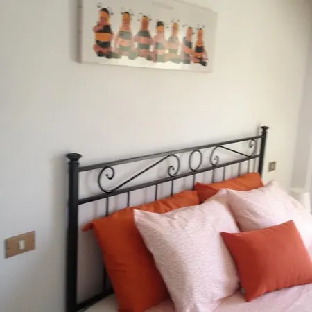 Apartamento Tra La Via Francigena E Le Cinque Terre *